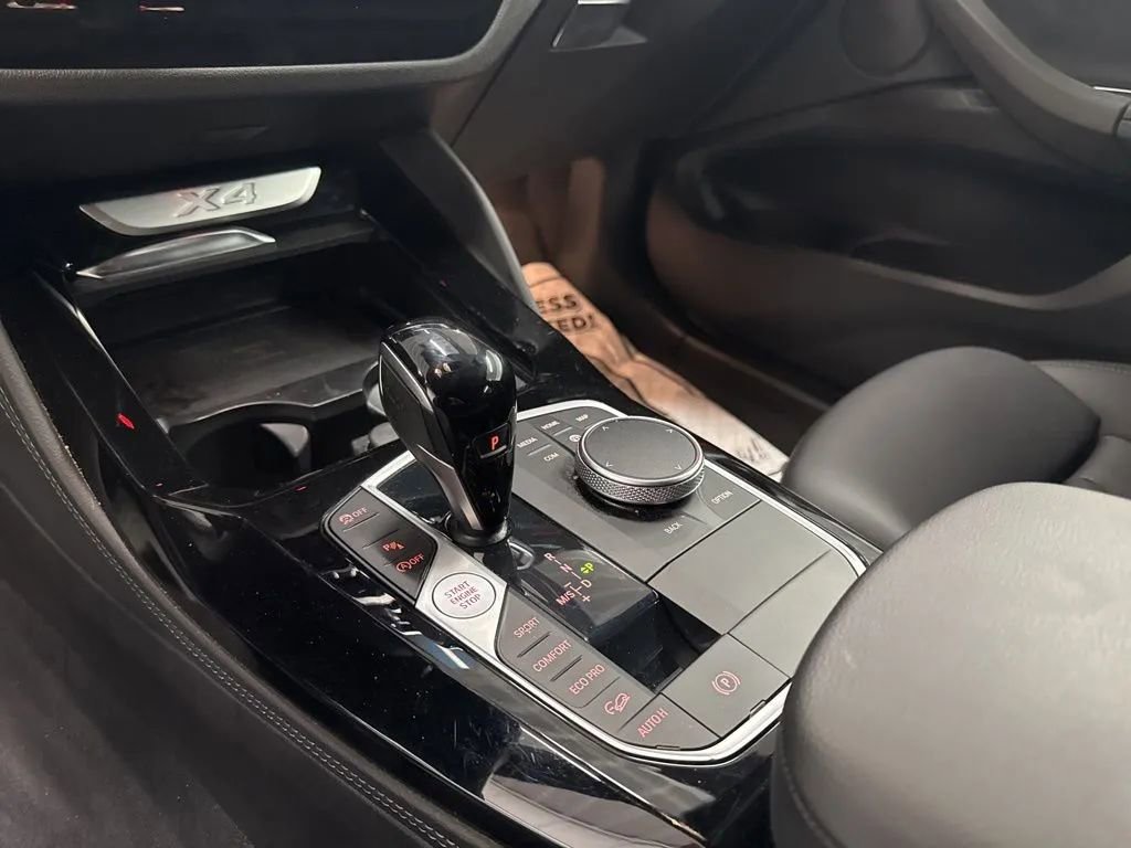 Used 2025 BMW X4 xDrive30i AWD/4WD image 16
