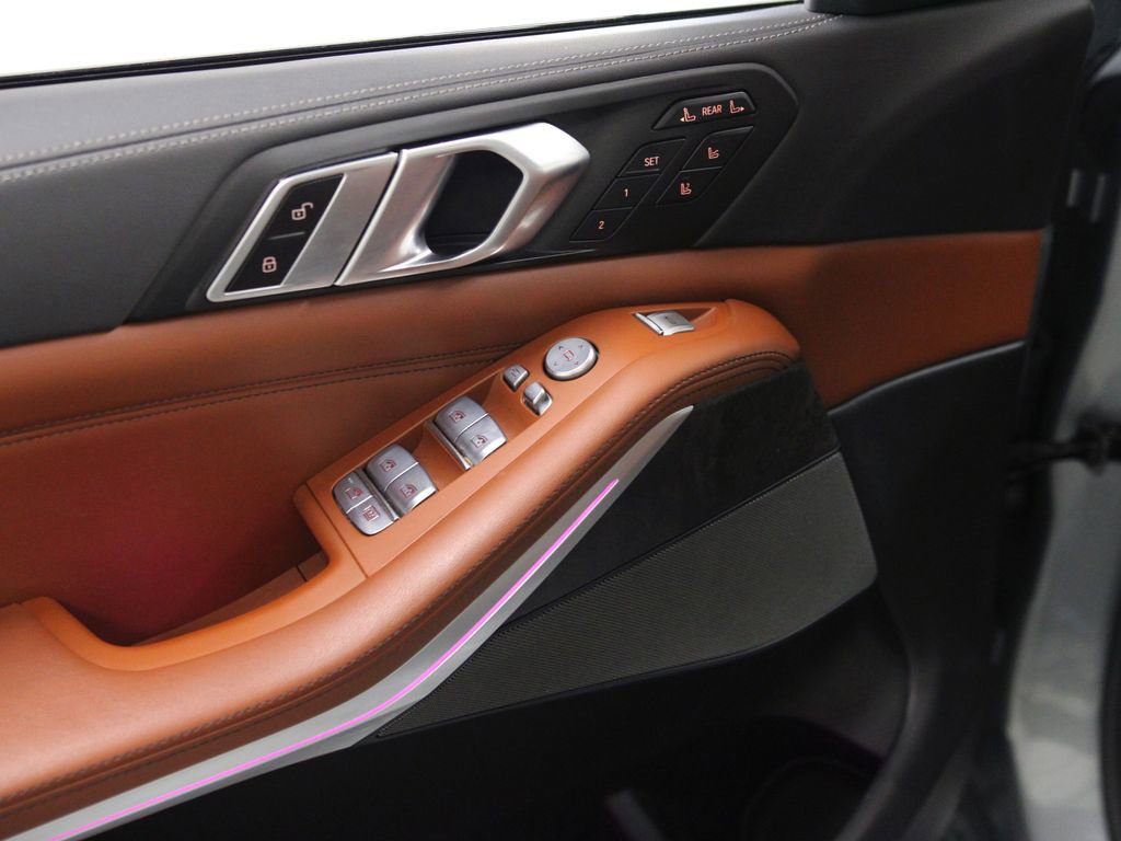 Used 2023 BMW X7 xDrive40i w/ Executive Package image 23