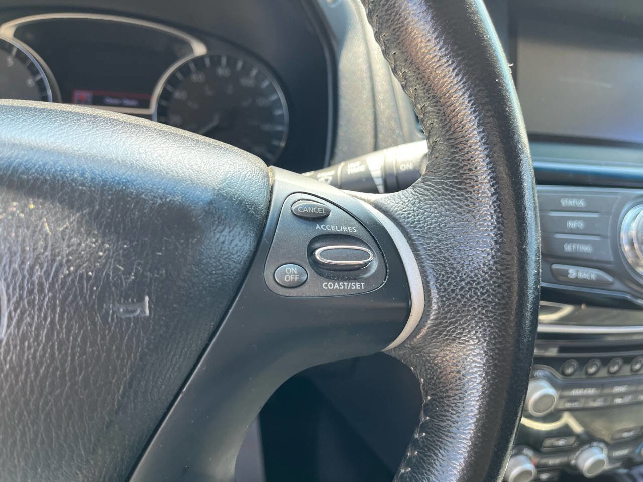 Used 2013 Nissan Pathfinder SV w/ Cargo Pkg image 29