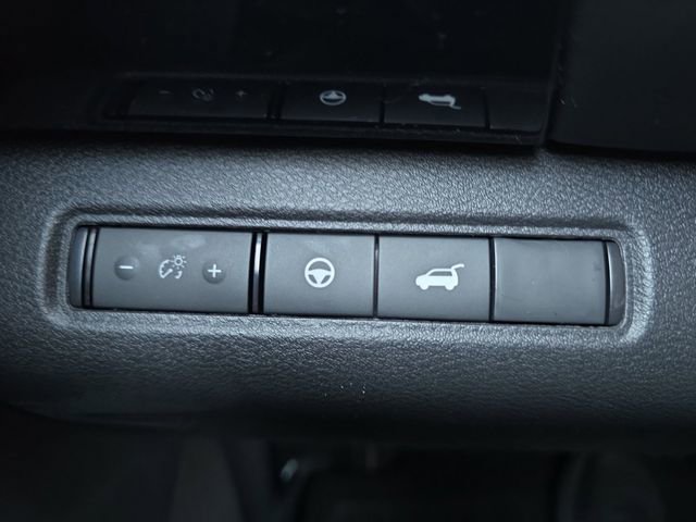New 2026 Nissan Pathfinder SV image 10
