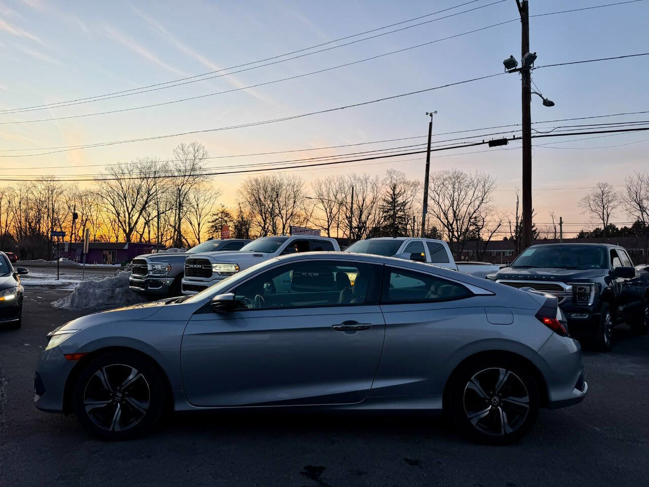 Used 2016 Honda Civic Touring image 4
