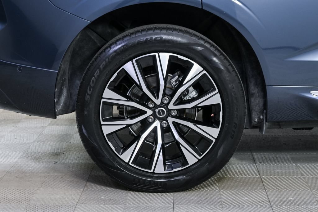 Certified 2023 Volvo XC60 B5 Plus w/ Protection Package AWD/4WD image 38