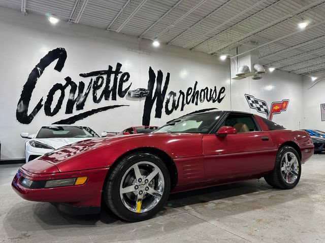 Used 1994 Chevrolet Corvette Coupe RWD image 1