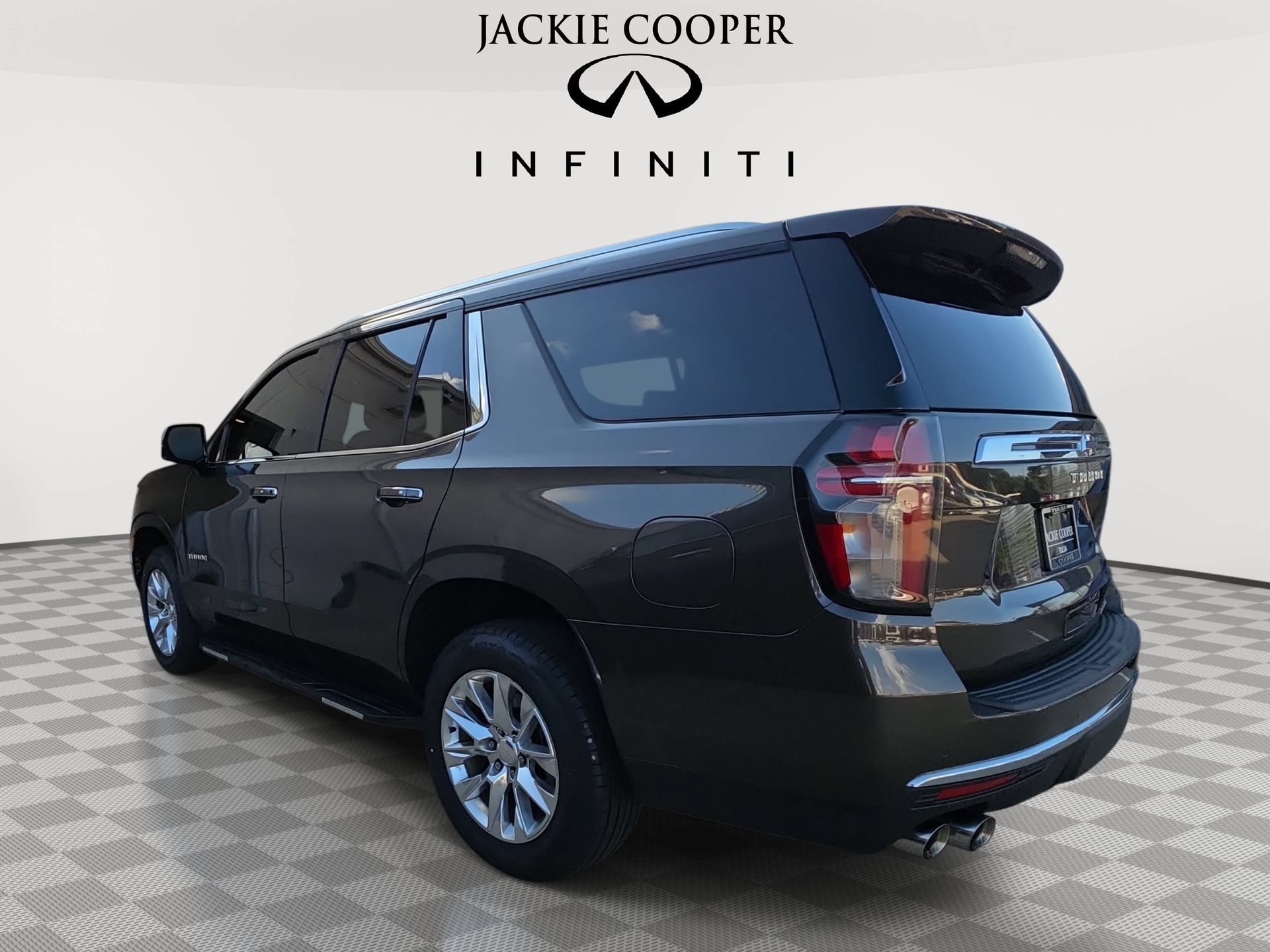 Used 2021 Chevrolet Tahoe Premier w/ Premium Package AWD/4WD image 7