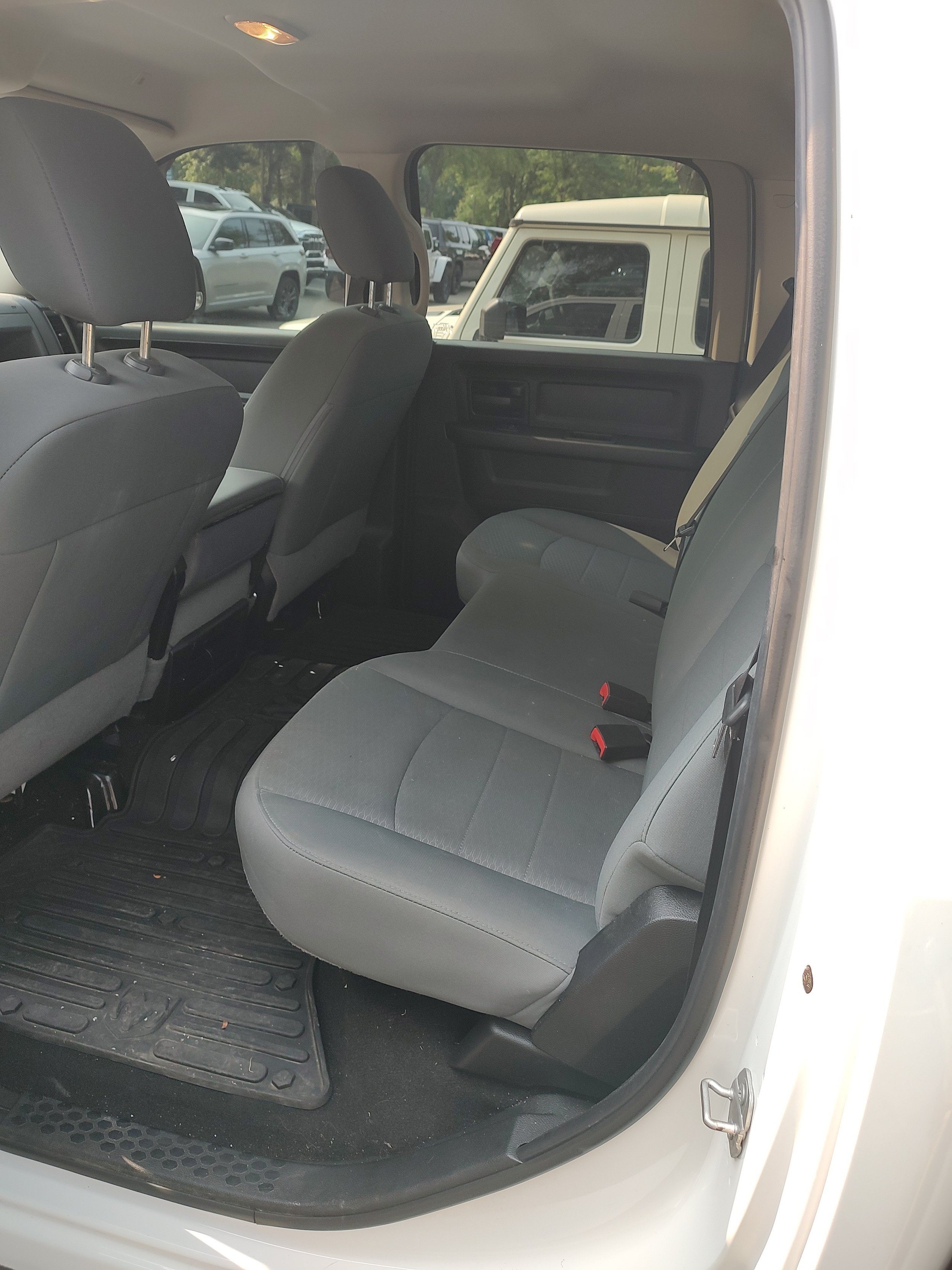 Used 2018 RAM 2500 Tradesman w/ Chrome Appearance Group AWD/4WD image 5