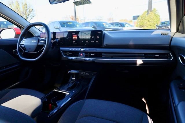 Used 2025 Kia K4 EX image 35