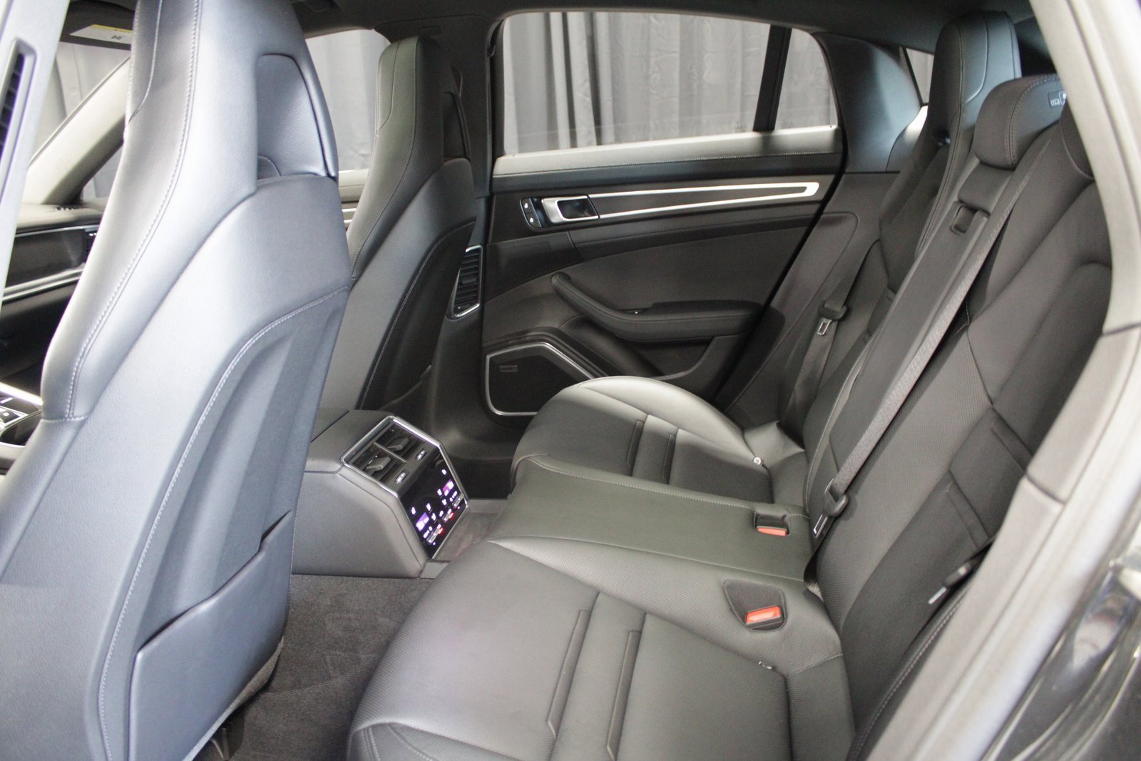 Certified 2023 Porsche Panamera 4 Platinum Edition w/ Assistance Package image 22