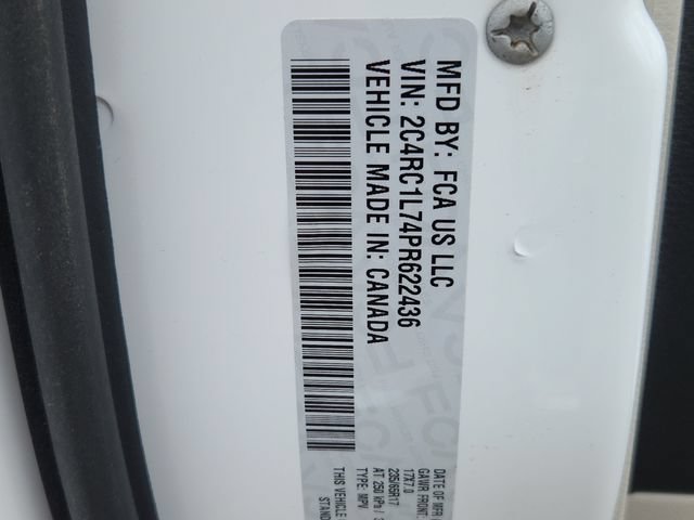 Used 2023 Chrysler Pacifica Touring-L FWD image 17