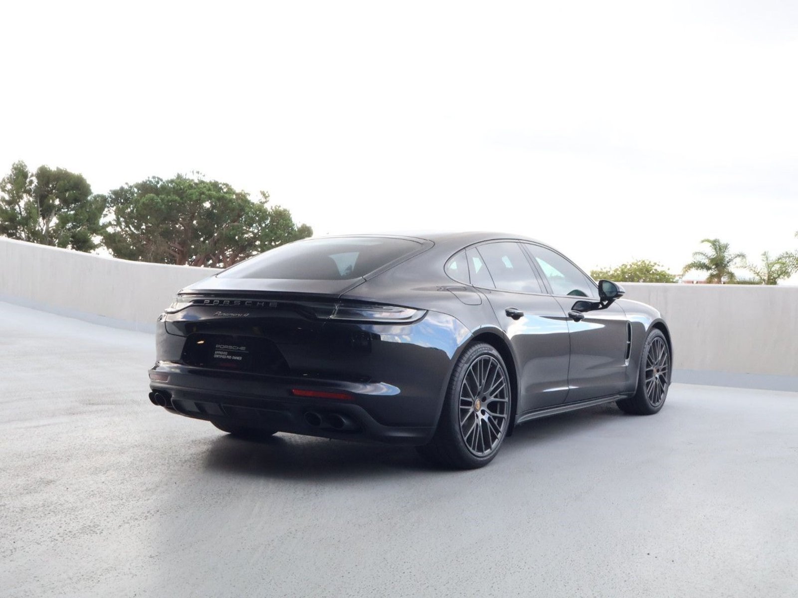 Certified 2023 Porsche Panamera 4 Platinum Edition AWD/4WD image 9
