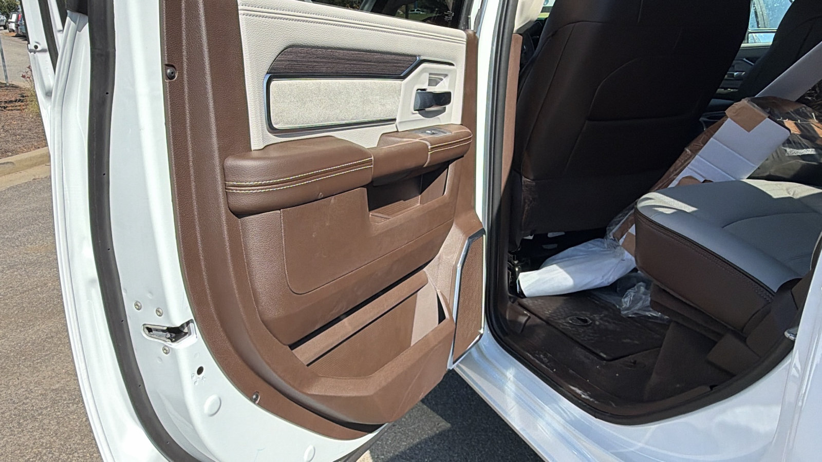 New 2027 RAM 2500 Laramie AWD/4WD image 19
