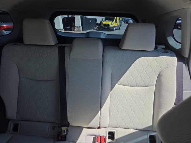 Used 2022 Toyota Corolla Cross L FWD image 18