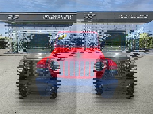 Used 2021 Jeep Wrangler Unlimited Sahara image 2