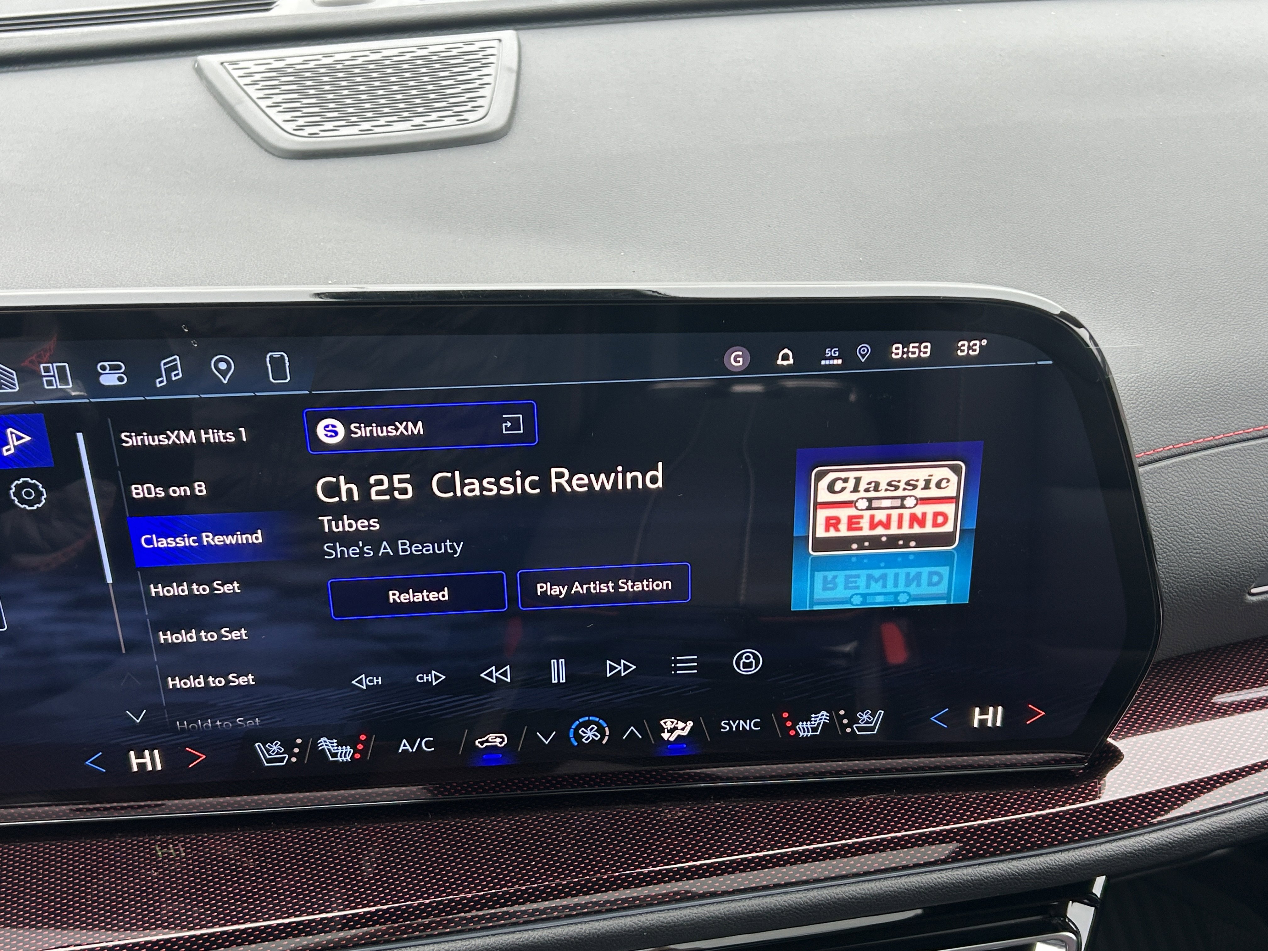 New 2026 Chevrolet Traverse RS w/ LPO, Floor Liner Package image 26