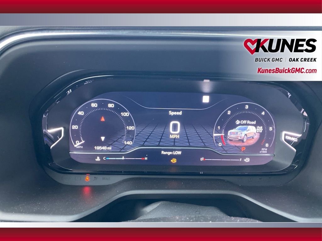 Used 2023 GMC Yukon Denali image 12