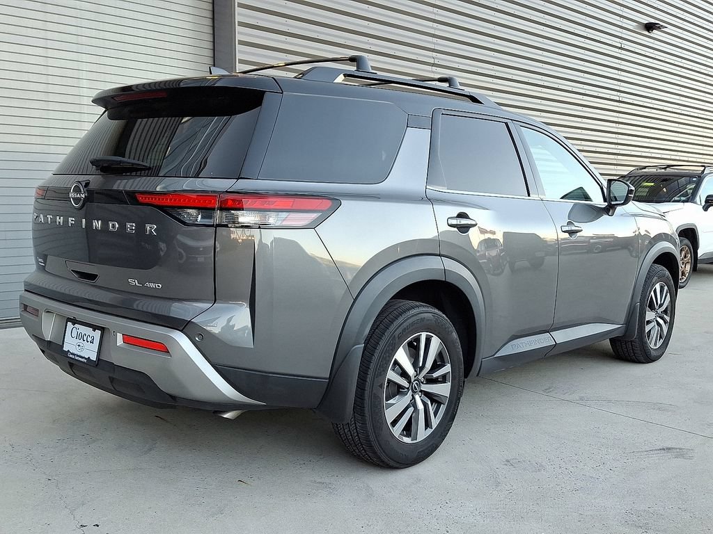 Used 2023 Nissan Pathfinder SL AWD/4WD image 9