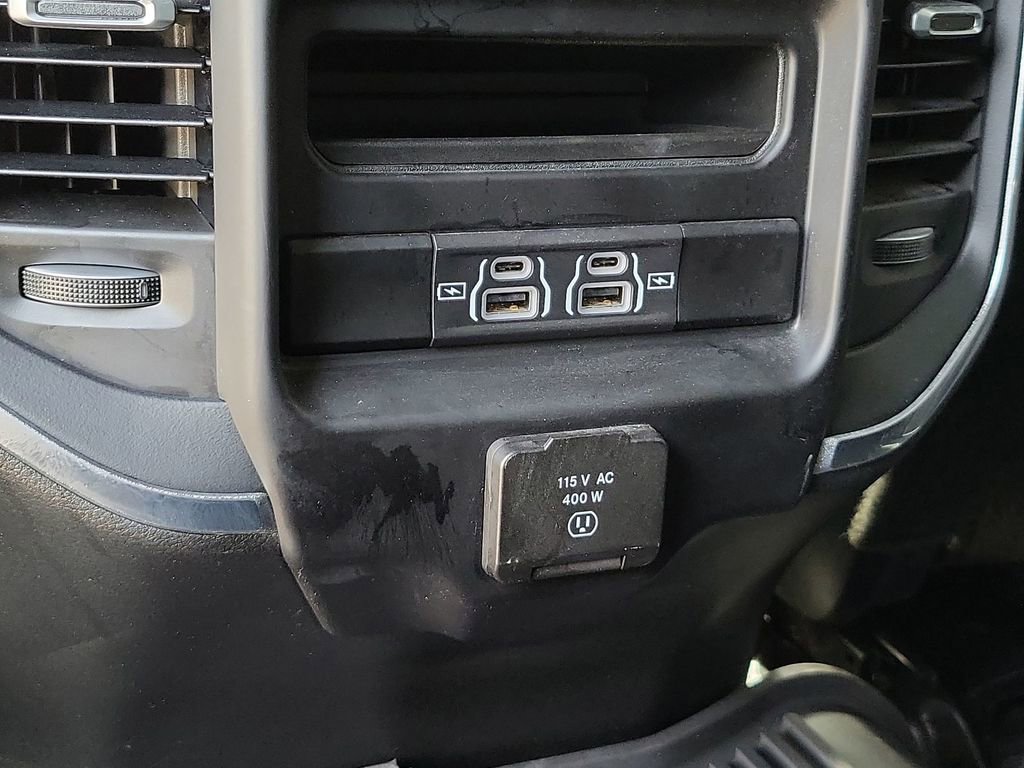 Used 2024 RAM 2500 Laramie w/ Sport Appearance Package image 21