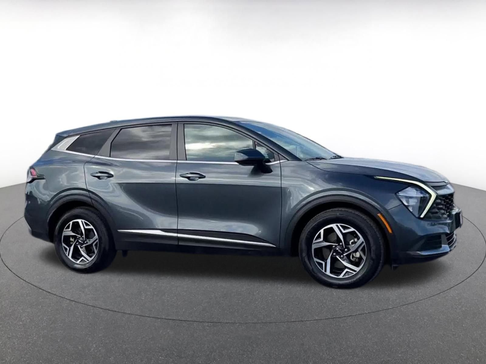 Used 2023 Kia Sportage LX image 16