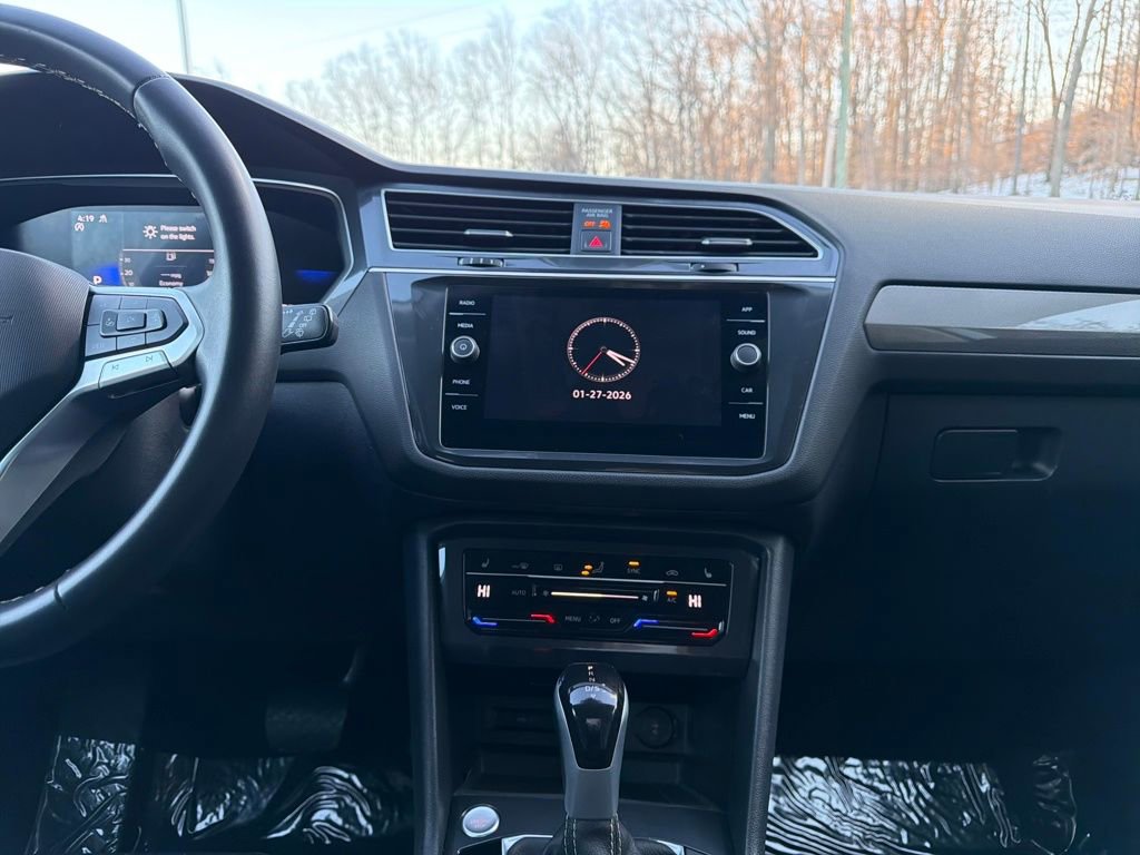 Used 2024 Volkswagen Tiguan SE image 24