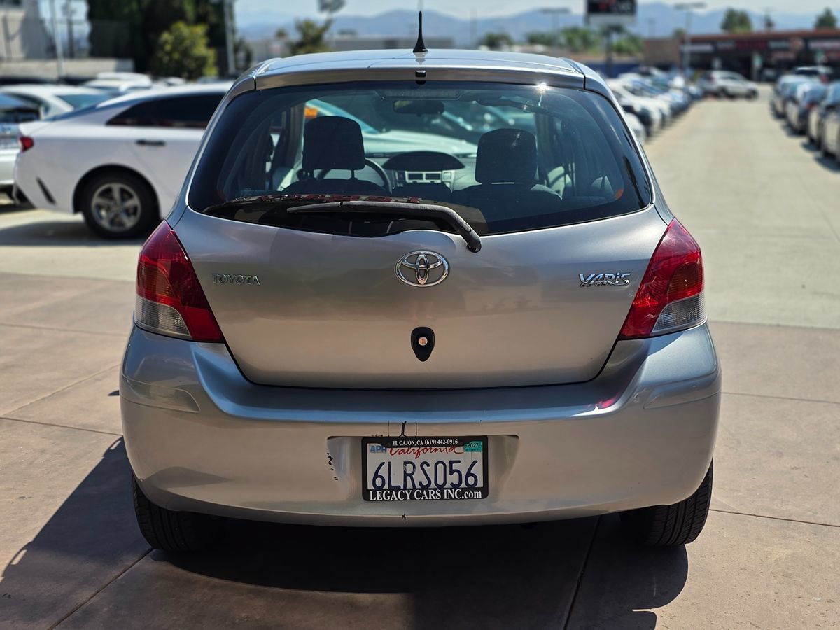 Used 2010 Toyota Yaris 4-Door Hatchback FWD image 11