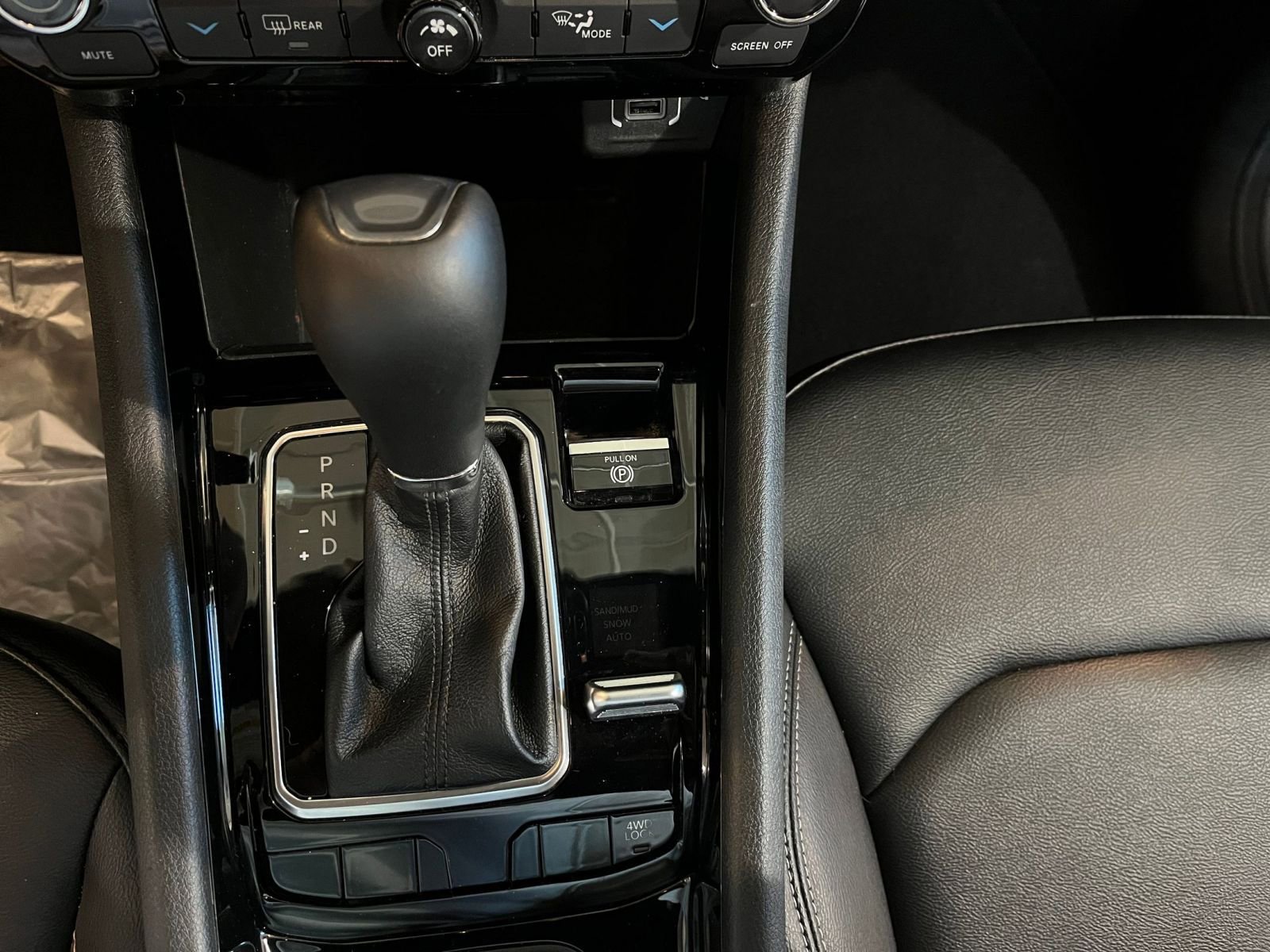 Used 2025 Jeep Compass Limited image 41