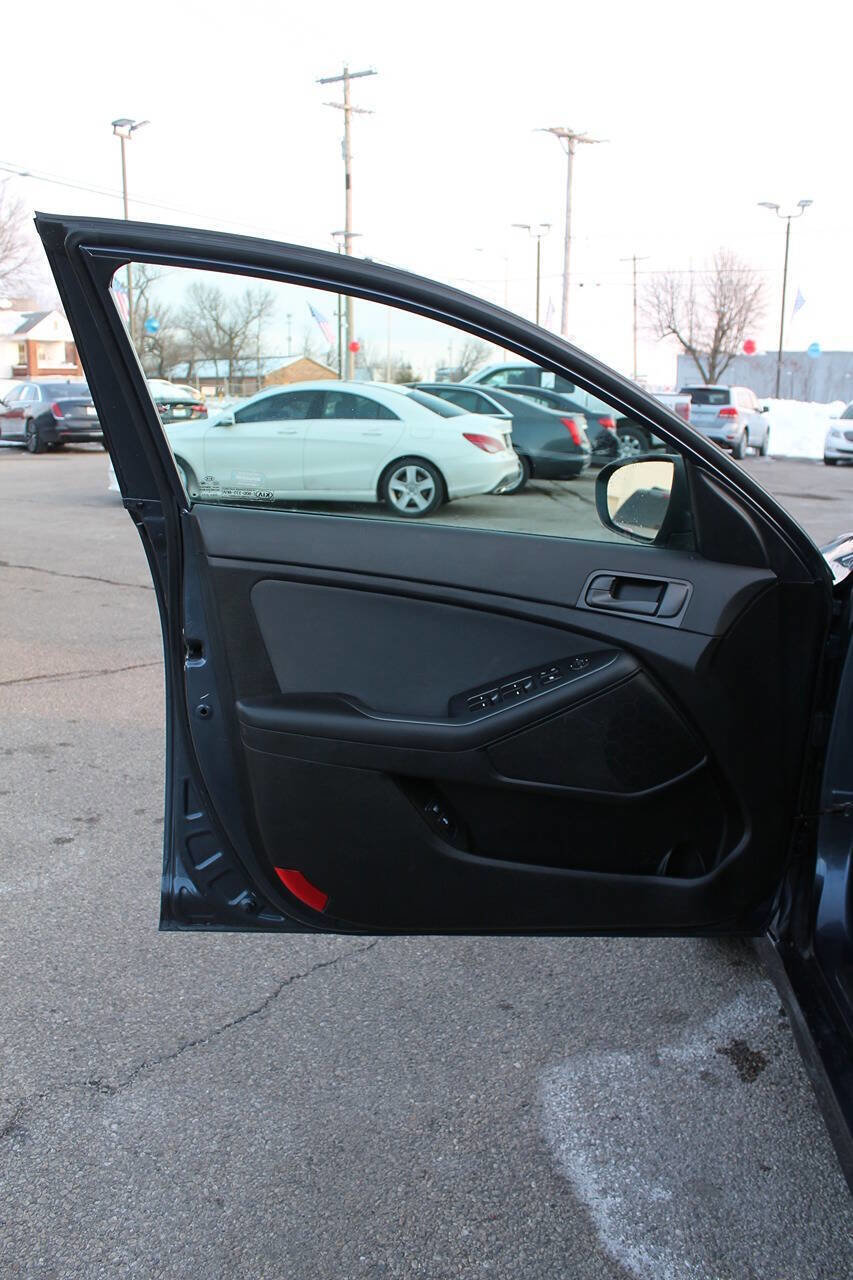 Used 2015 Kia Optima LX image 9