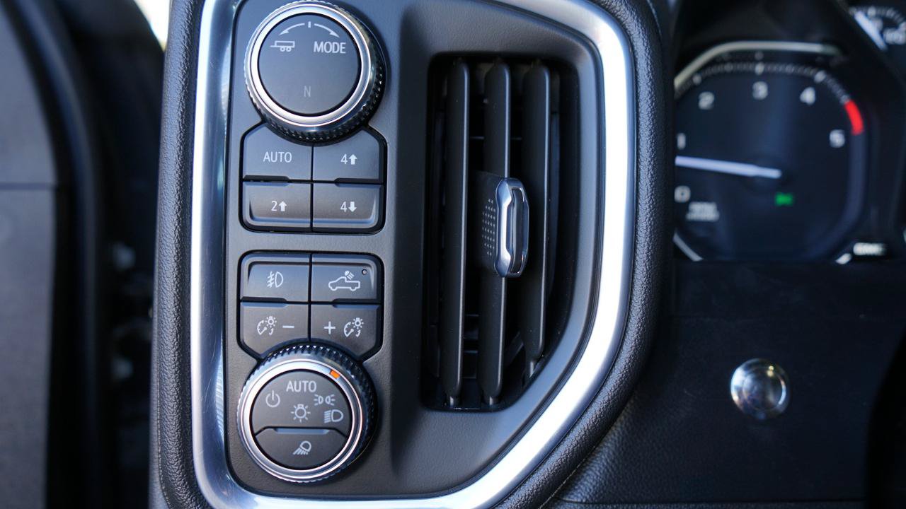 Used 2022 GMC Sierra 2500 AT4 AWD/4WD image 13
