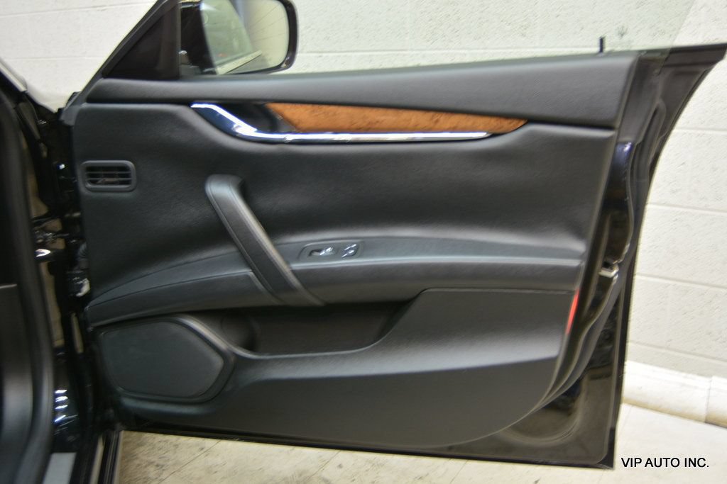 Used 2014 Maserati Quattroporte GTS RWD image 8