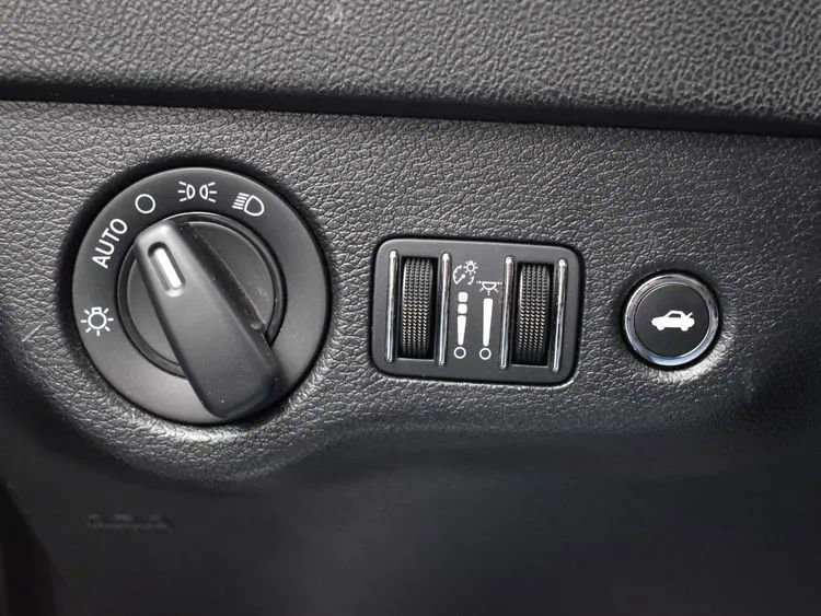 Used 2023 Dodge Charger SXT RWD image 21