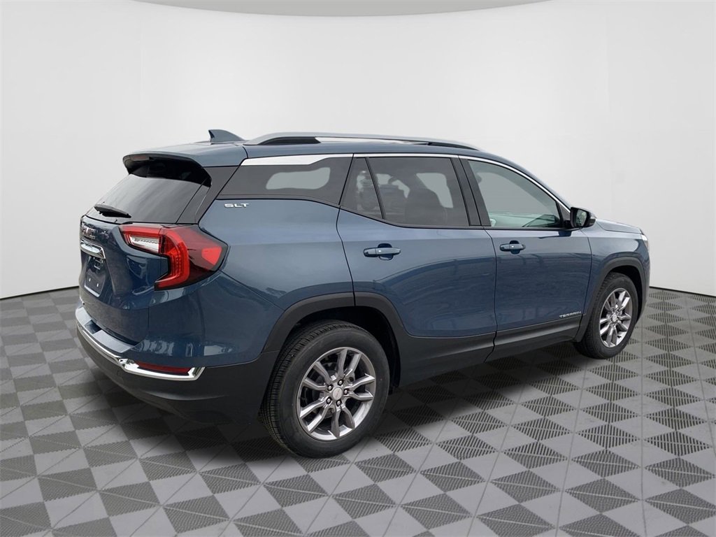 Used 2024 GMC Terrain SLT image 9