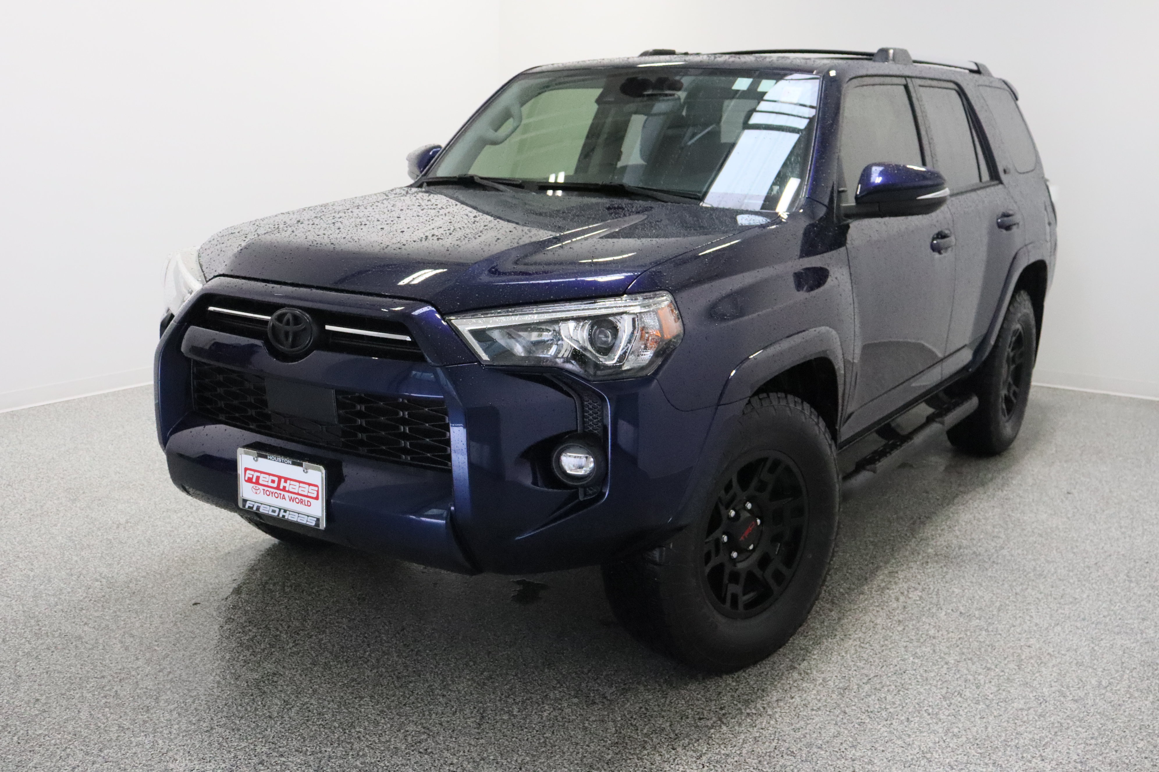 Used 2022 Toyota 4Runner SR5 Premium w/ Moonroof Package RWD image 2