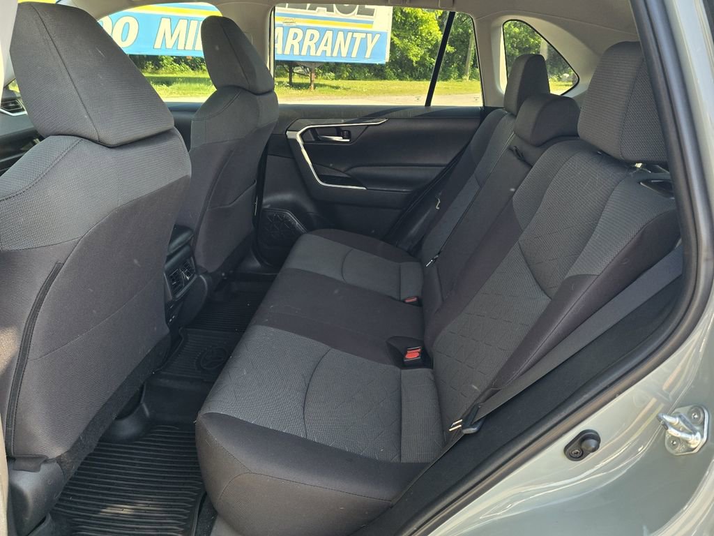 Used 2022 Toyota RAV4 XLE w/ Convenience Package FWD image 12