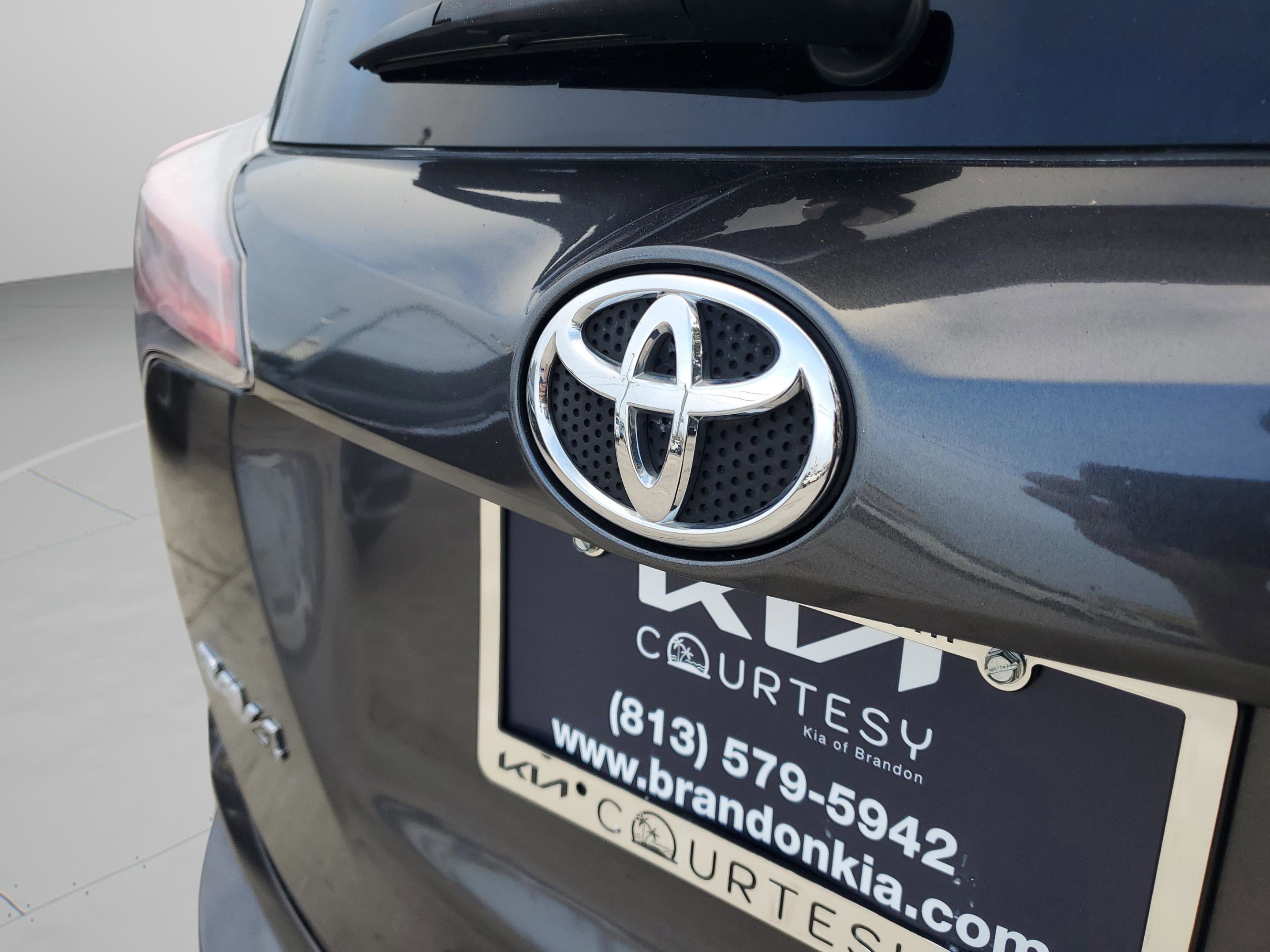 Used 2016 Toyota RAV4 LE image 28