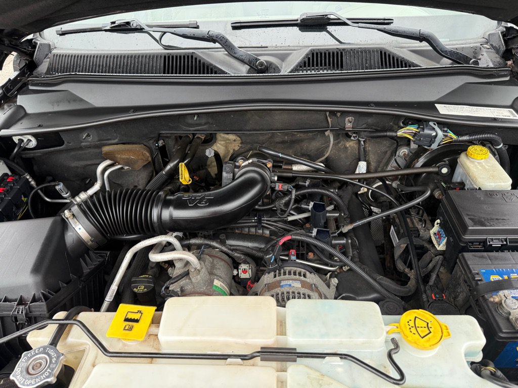 Used 2010 Jeep Liberty Sport w/ Popular Equipment Group AWD/4WD image 15