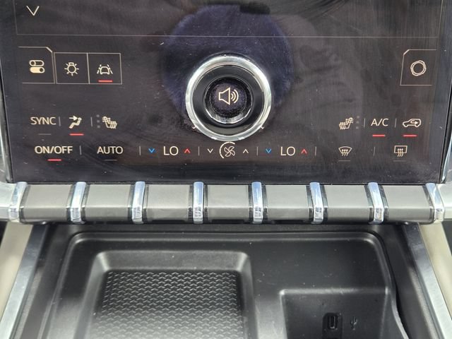 Used 2026 GMC Acadia Elevation w/ Elevation Premium Package FWD image 19