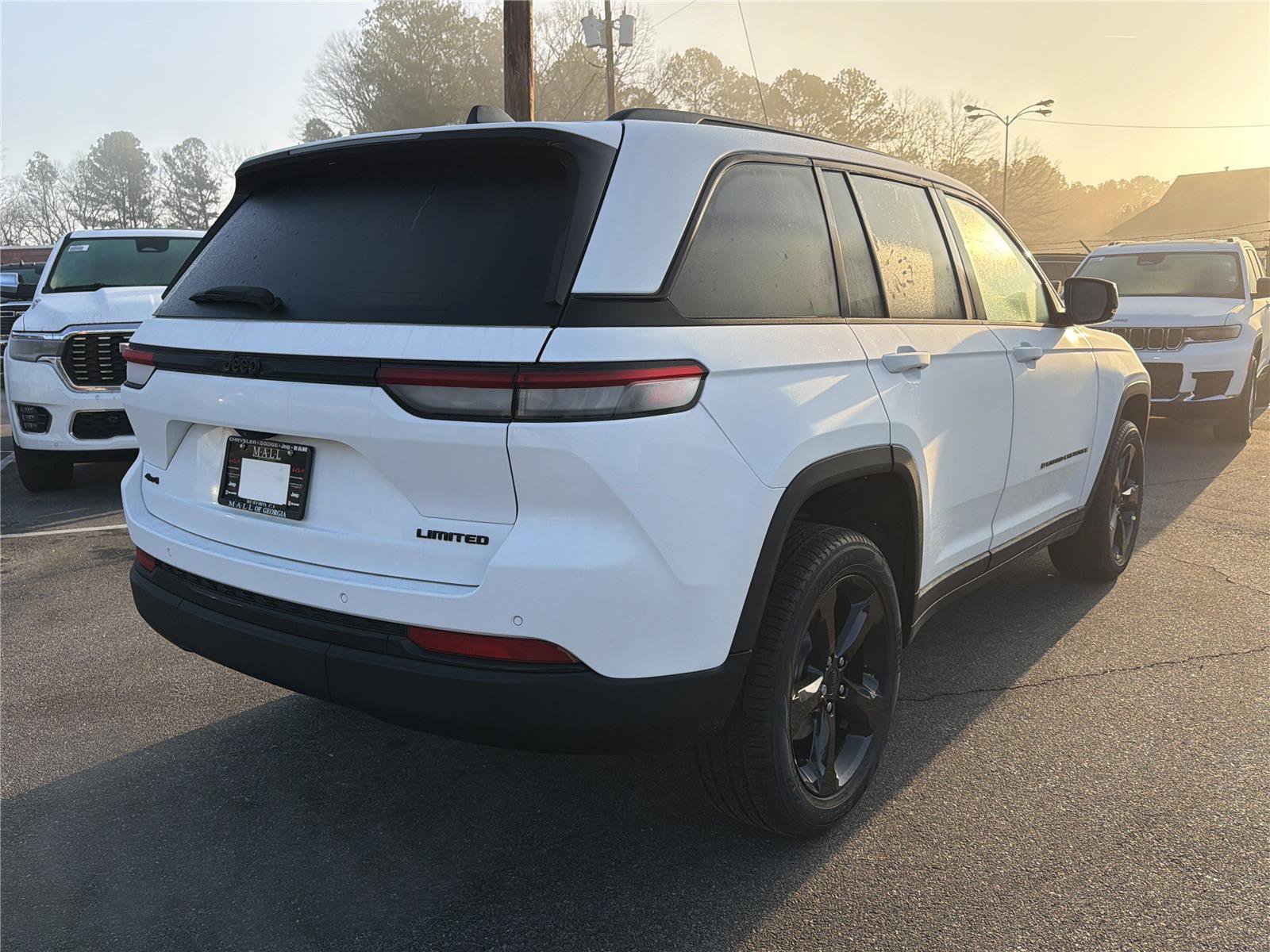 New 2025 Jeep Grand Cherokee Limited w/ Black Appearance Package image 6