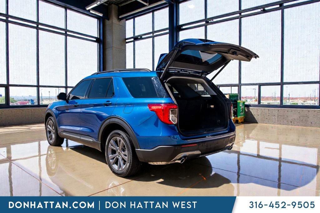 Used 2023 Ford Explorer XLT w/ Equipment Group 202A AWD/4WD image 30