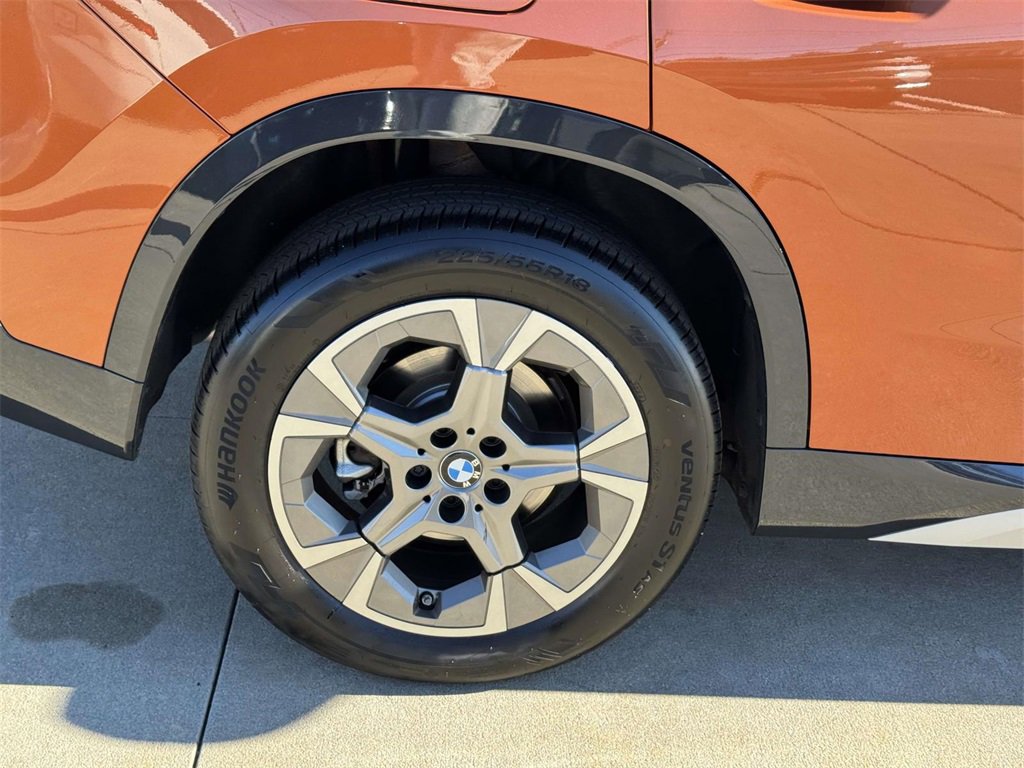 Certified 2025 BMW X1 xDrive28i w/ Convenience Package image 8