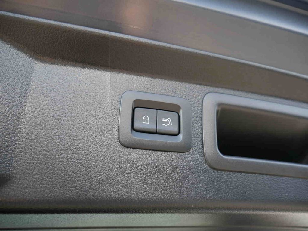 Used 2024 MAZDA CX-50 AWD 2.5 S w/ Cargo Package image 12