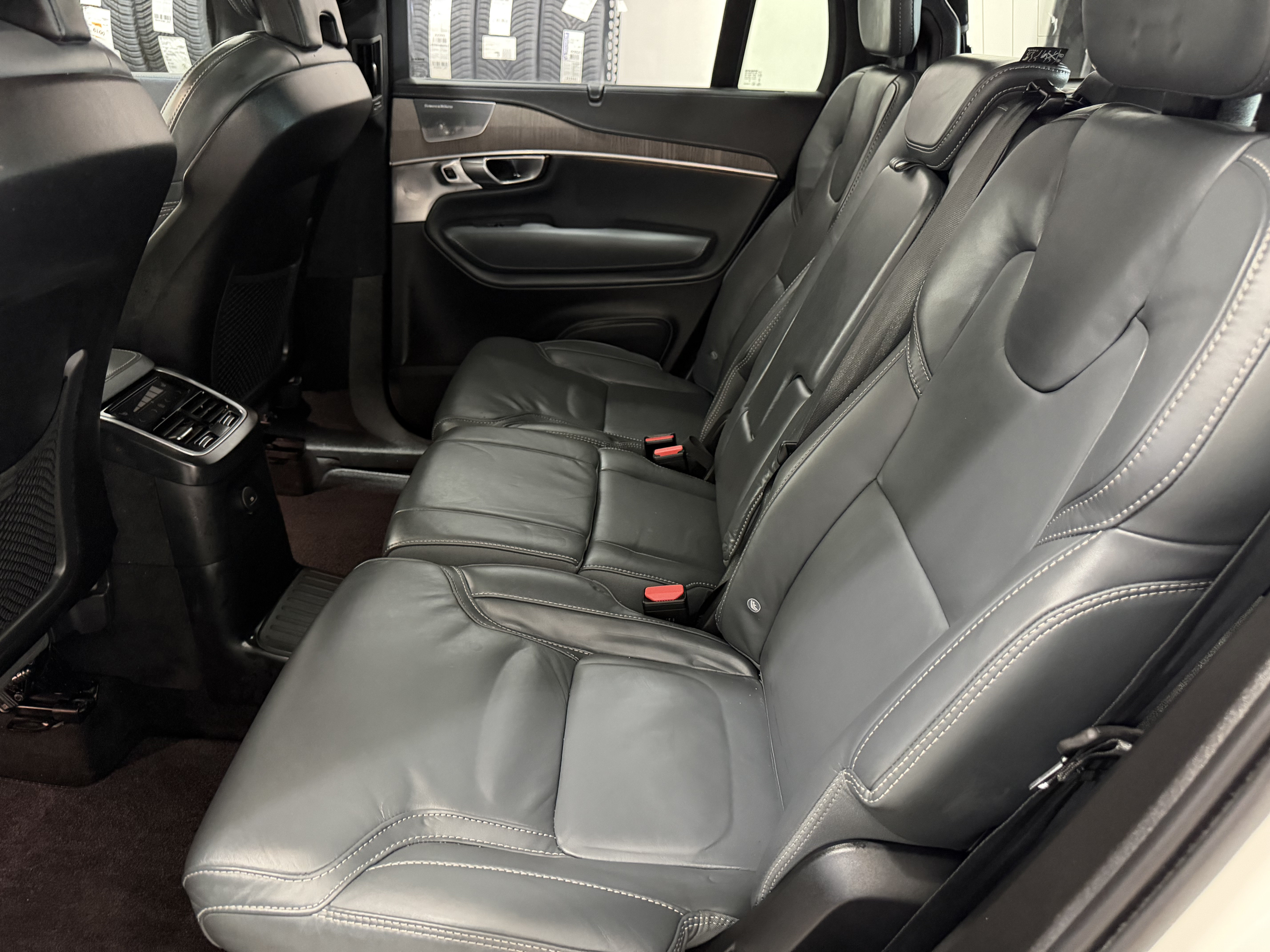 Used 2023 Volvo XC90 T8 Ultimate w/ Lounge Package AWD/4WD image 22