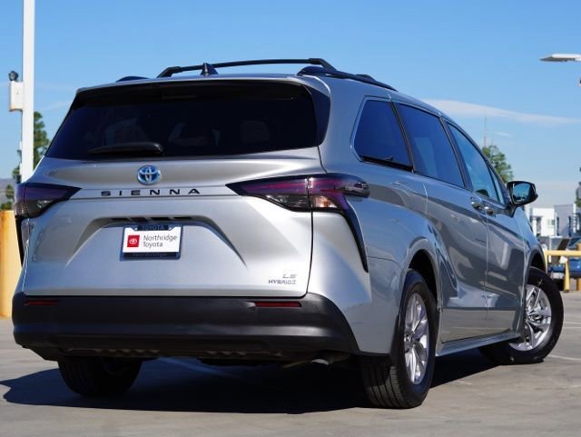 Certified 2024 Toyota Sienna LE image 6