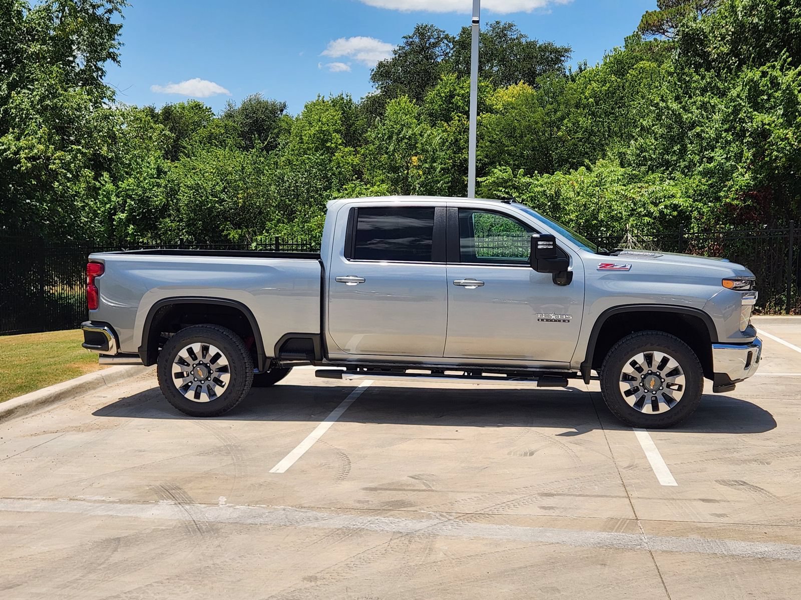 New 2026 Chevrolet Silverado 2500 LT w/ Texas Edition AWD/4WD image 7