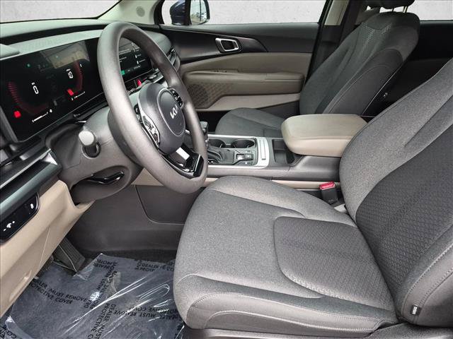 Used 2026 Kia Carnival LX FWD image 21