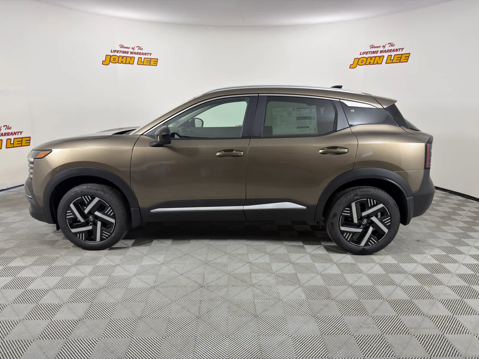 New 2026 Nissan Kicks SV w/ Interior Electronics Package FWD image 2
