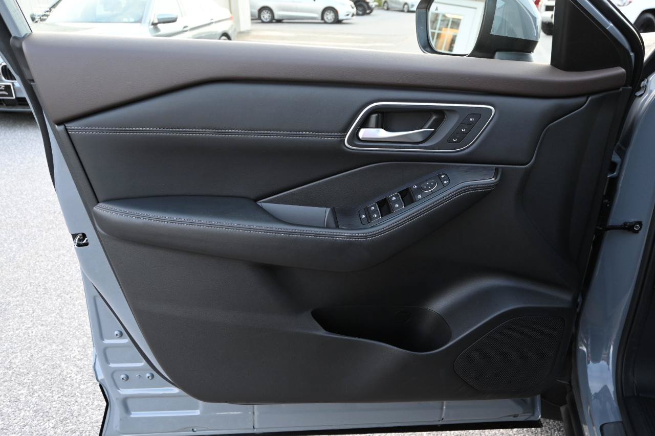 Used 2023 Nissan Rogue Platinum w/ Platinum Premium Package AWD/4WD image 18