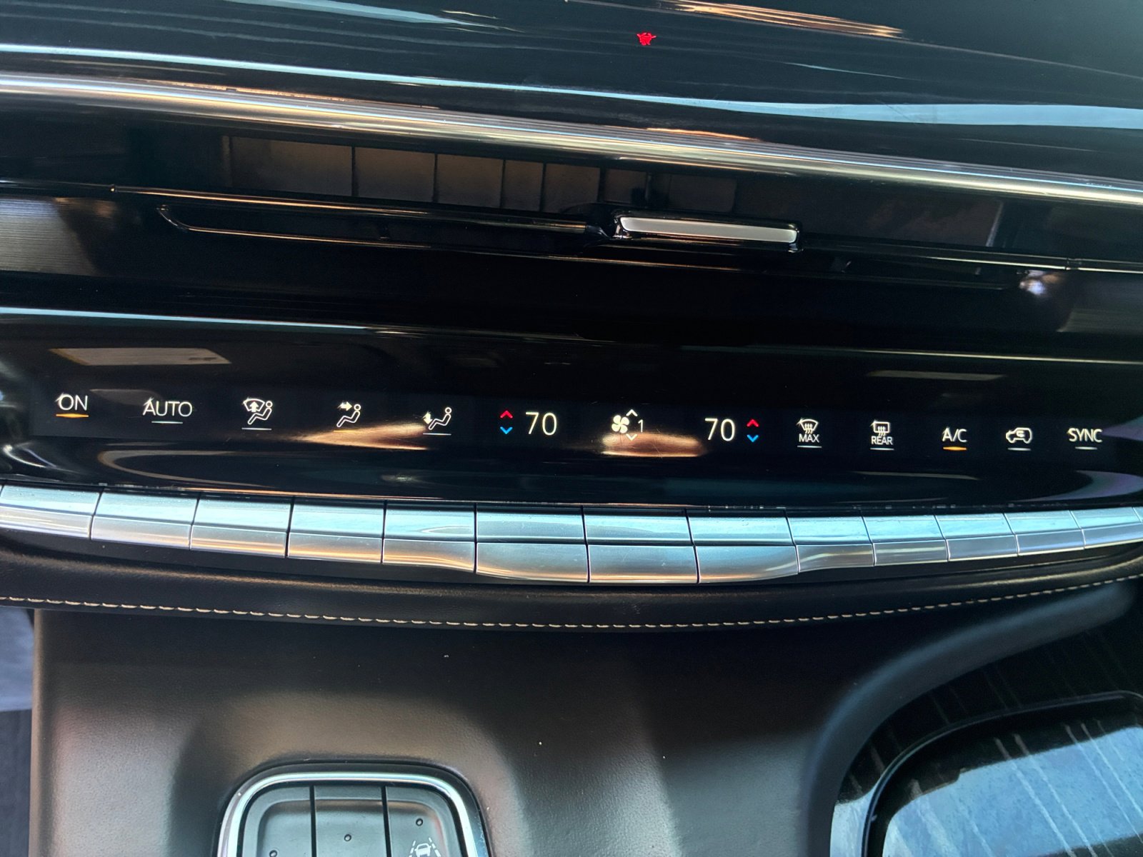 Used 2023 Cadillac Escalade ESV V w/ Heavy-Duty Trailer Package image 19