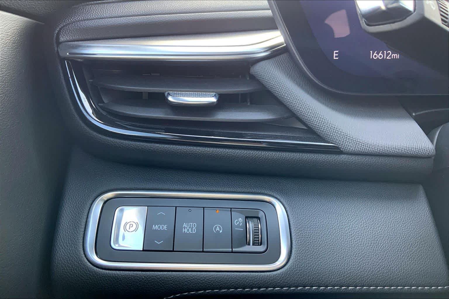 Certified 2026 Buick Enclave Preferred FWD image 33