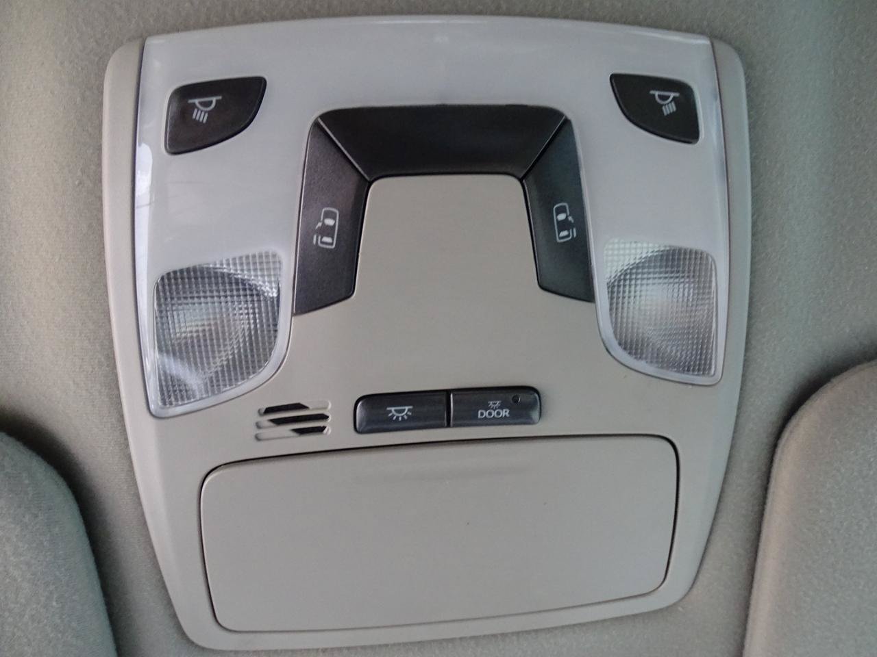 Used 2014 Toyota Sienna LE FWD image 27