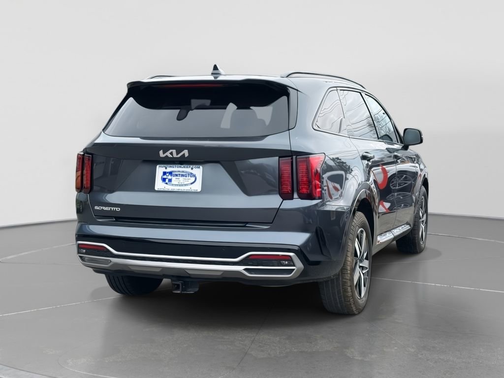 Used 2023 Kia Sorento S w/ Panoramic Sunroof Package image 3
