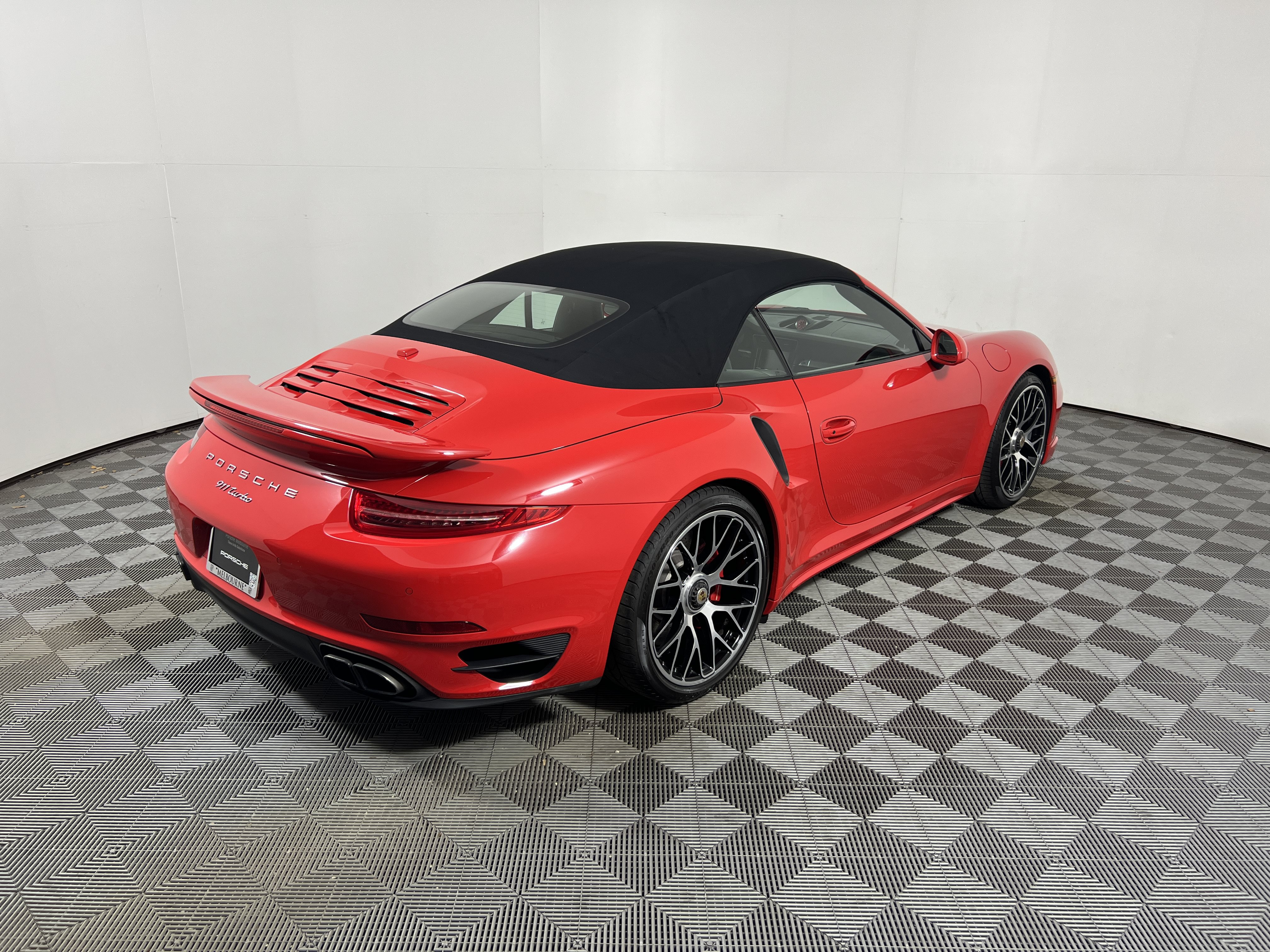 Certified 2015 Porsche 911 4 Cabriolet AWD/4WD image 7
