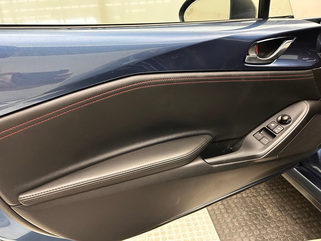Used 2019 MAZDA MX-5 Miata RF Grand Touring w/ GT-S Package RWD image 10